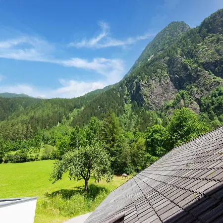 Holiday home Cozy In Tyrol Near Area Oetz