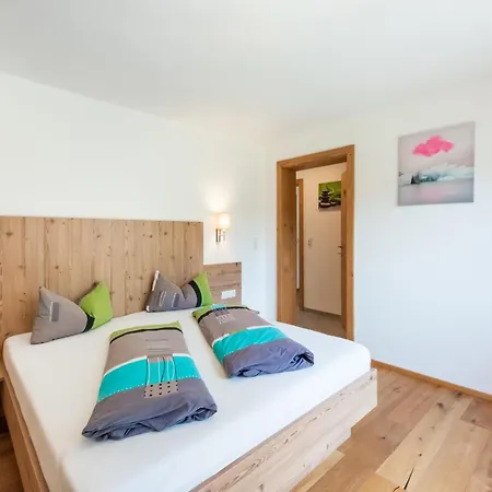 In Near Hochoetz Lift