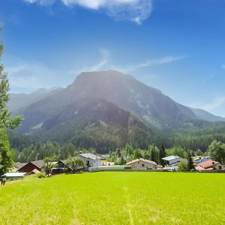 In Near Hochoetz Lift