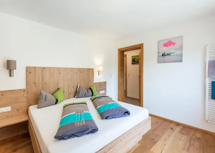 In Near Hochoetz Lift